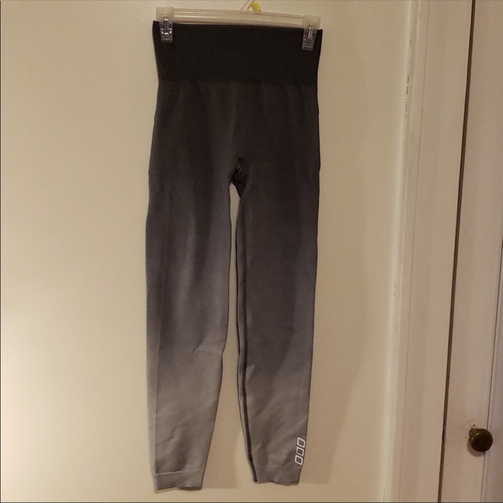 Lorna Jane ombré grey-white seamless leggings